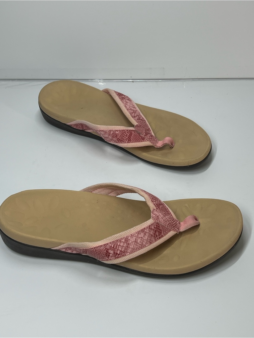 MEGNYA Women’s Size 9 Flip Flop